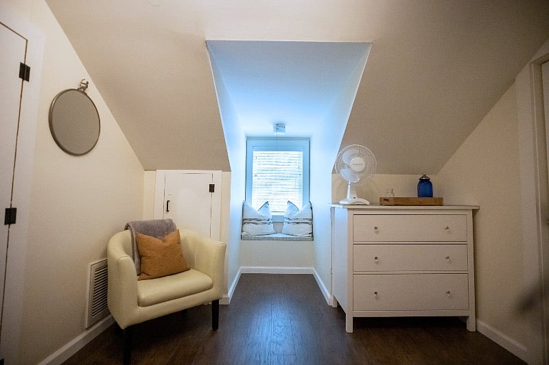bedroom with 2nd window bench