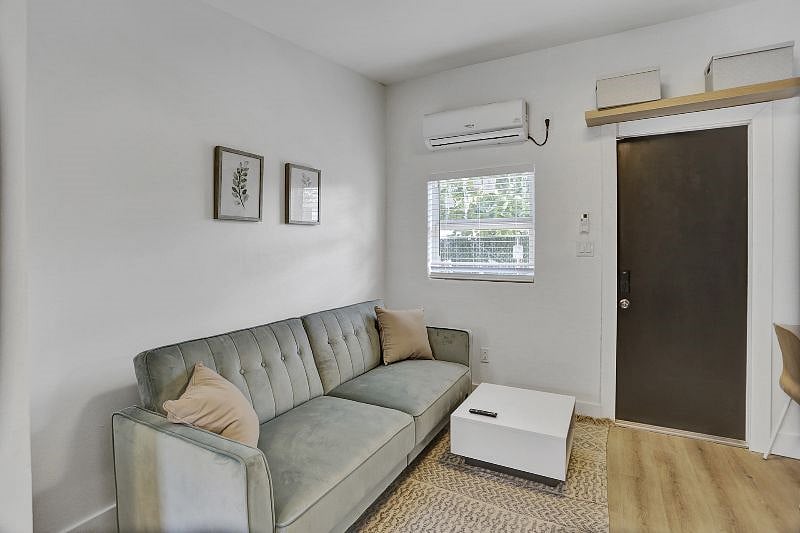 Furnished Finder property 499003_1 photo 7