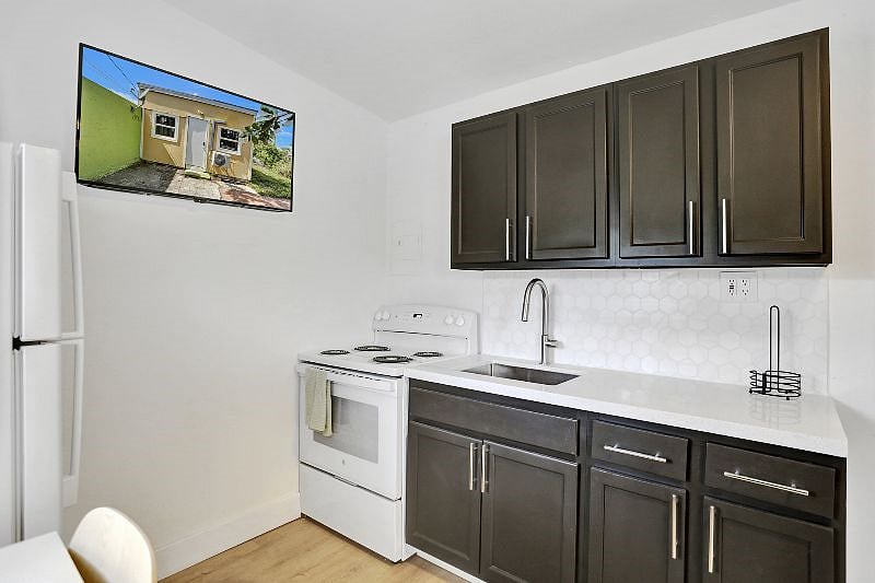 Furnished Finder property 499003_1 photo 10
