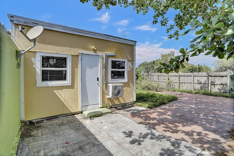Furnished Finder property 499003_1 photo 14