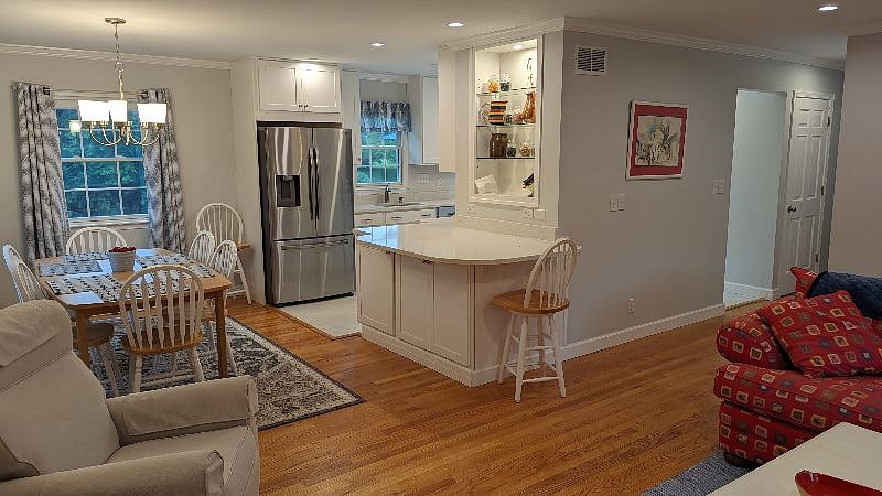 Main level island and dining area