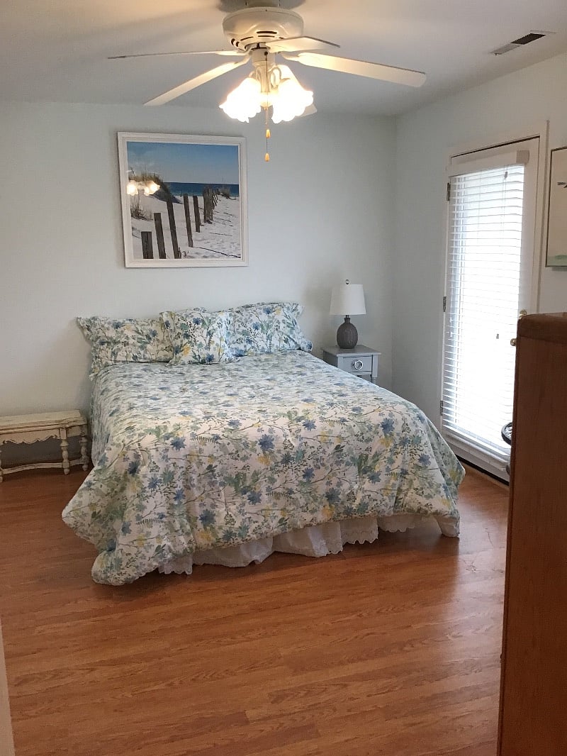 Queen in front bedroom