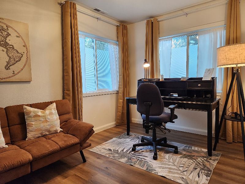 3rd Bedroom/Dedicated Office