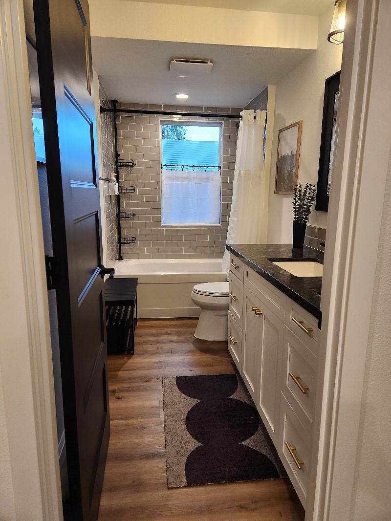 Full Bath w/Tub
