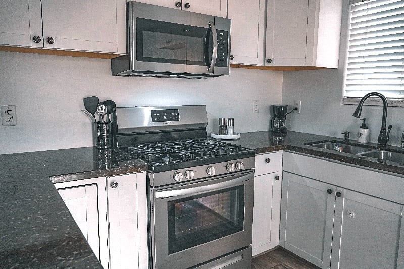 SHARED KITCHEN 
