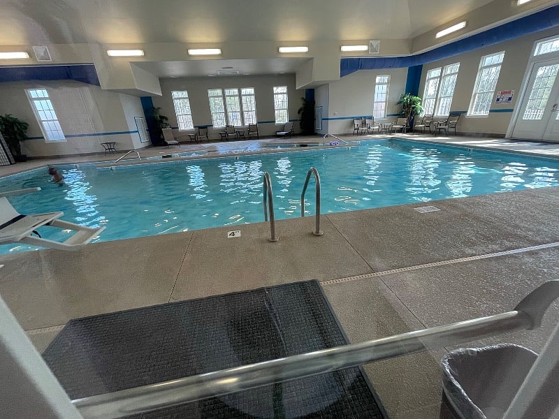 Indoor pool (open all year)