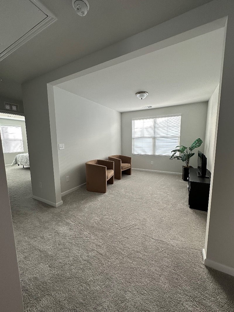 2nd floor: living room