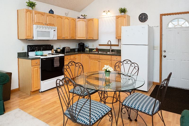 Furnished Finder property 499635_1 photo 8