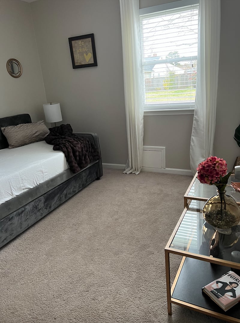 3rd Bedroom. Glam/Chic Style