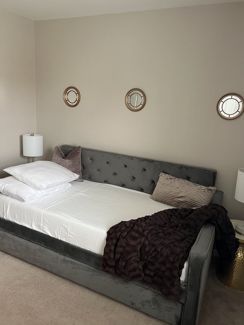 3rd Bedroom. Glam/Chic Style