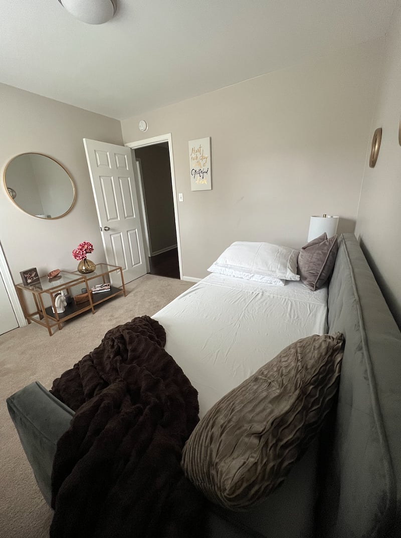 3rd Bedroom. Glam/Chic Style