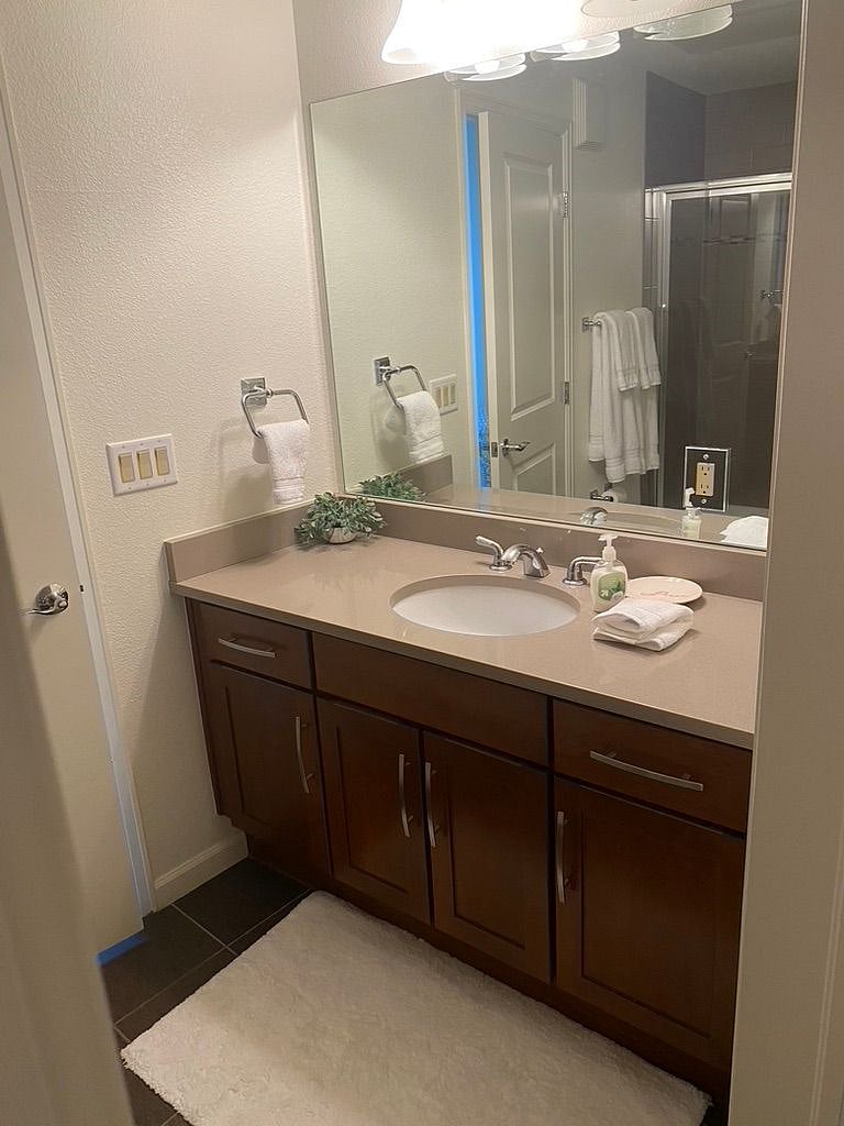 Second bath with Jack and Jill for main areas