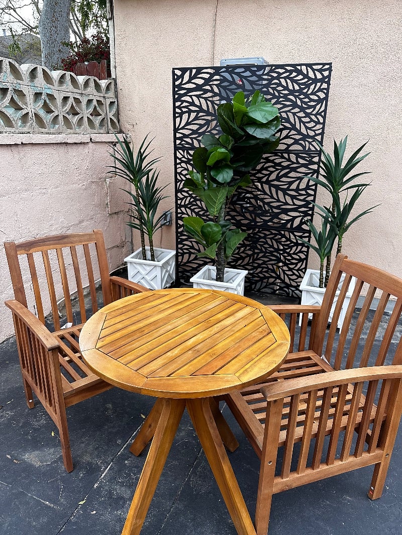 This bistro set sits at the front of the unit and provides a nice location for reading the paper, having coffee or working on your laptop.