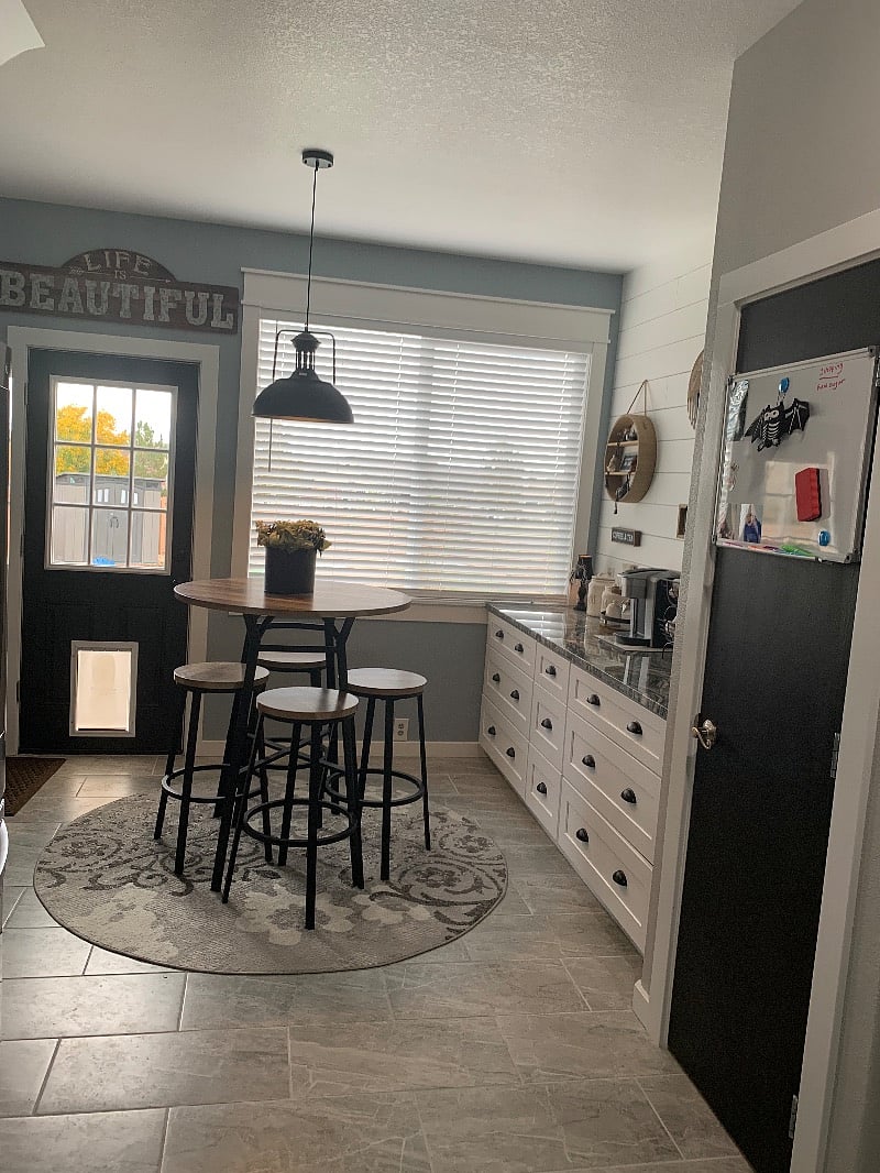 Breakfast Nook w/Coffee Bar
