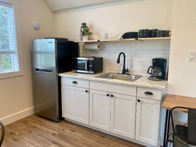 Fully Stocked Kitchenette, Microwave, Hot Plate, Coffee Maker - additional items available upon request (blender, crockpot, air fryer, instapot, toaster, etc.)