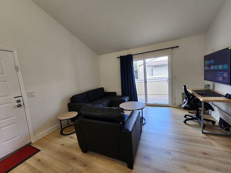 Furnished Finder property 500166_1 photo 3