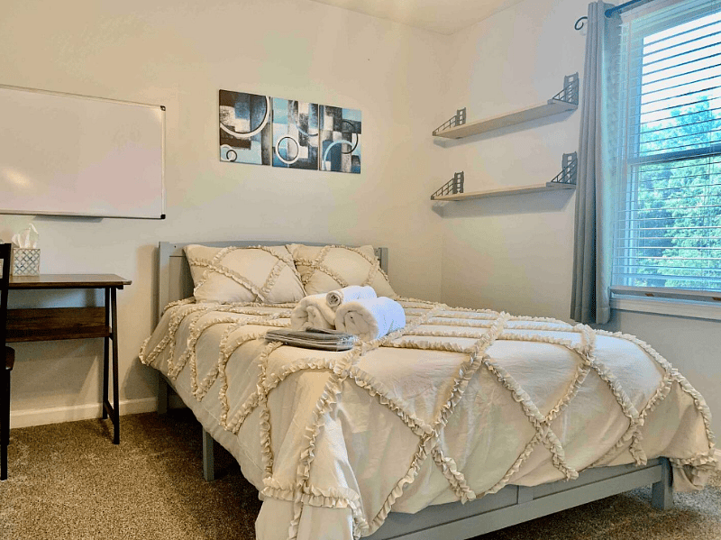 Bedroom 4 full bed