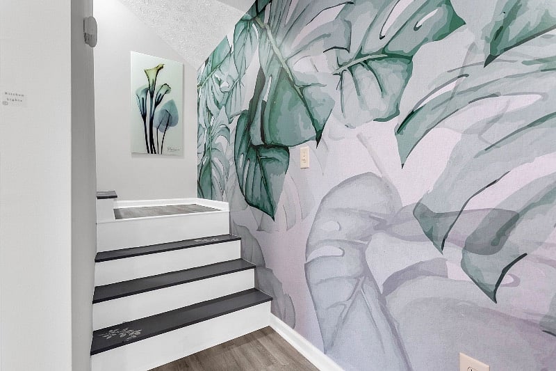 Stairway leading to 1BD