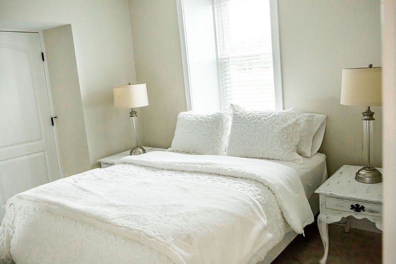 Main floor bedroom - queen