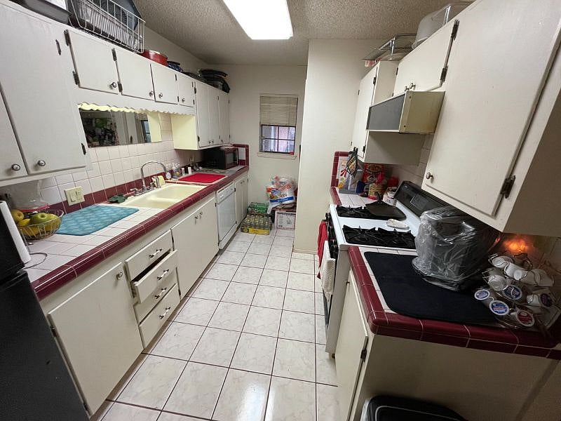 Furnished Finder property 500379_1 photo 9