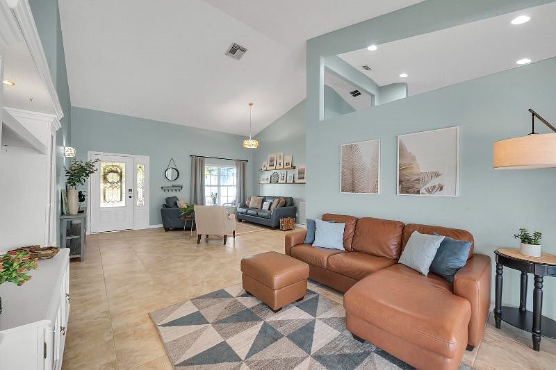 Furnished Finder property 500426_1 photo 36