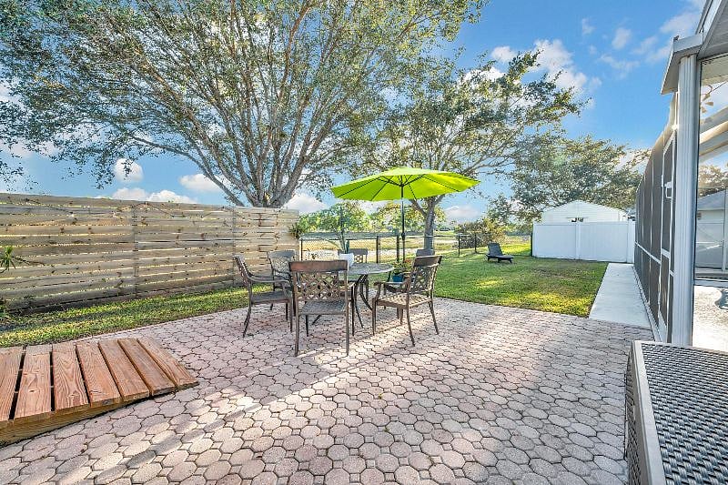 Furnished Finder property 500426_1 photo 32