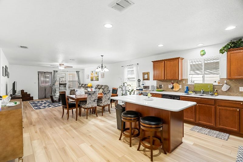 Furnished Finder property 500629_1 photo 4