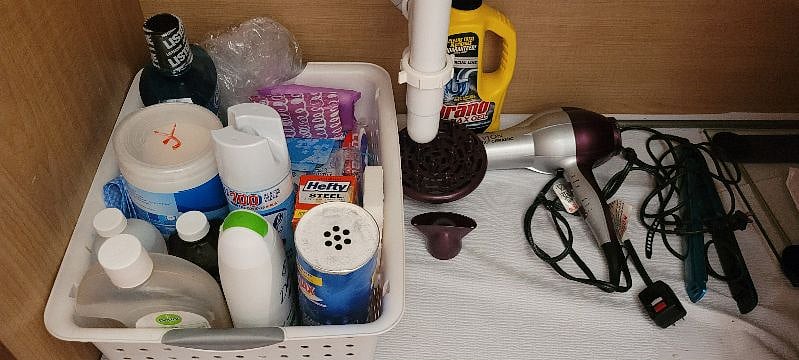 Some hygiene and cleaning supplies provided. Some folks have personal preference to scents/sensitivities etc. so bring your own HE clothes washing soap & maybe bathing soap and lotion.