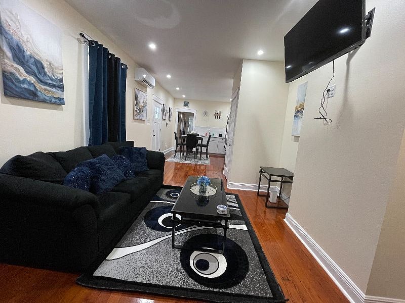 Furnished Finder property 500872_1 photo 3