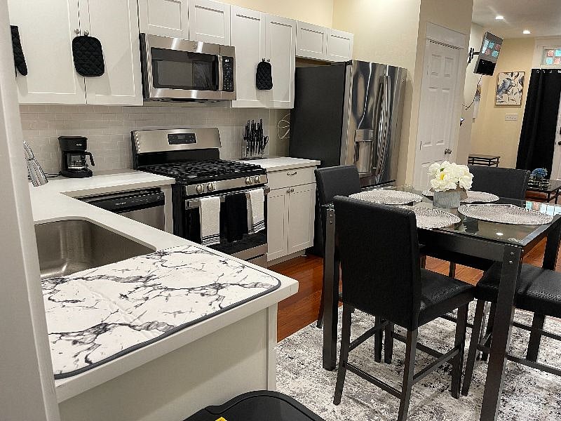Furnished Finder property 500872_1 photo 9