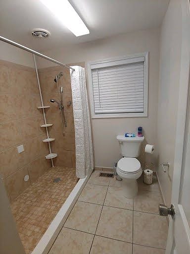DOWNSTAIRS FULL BATHROOM