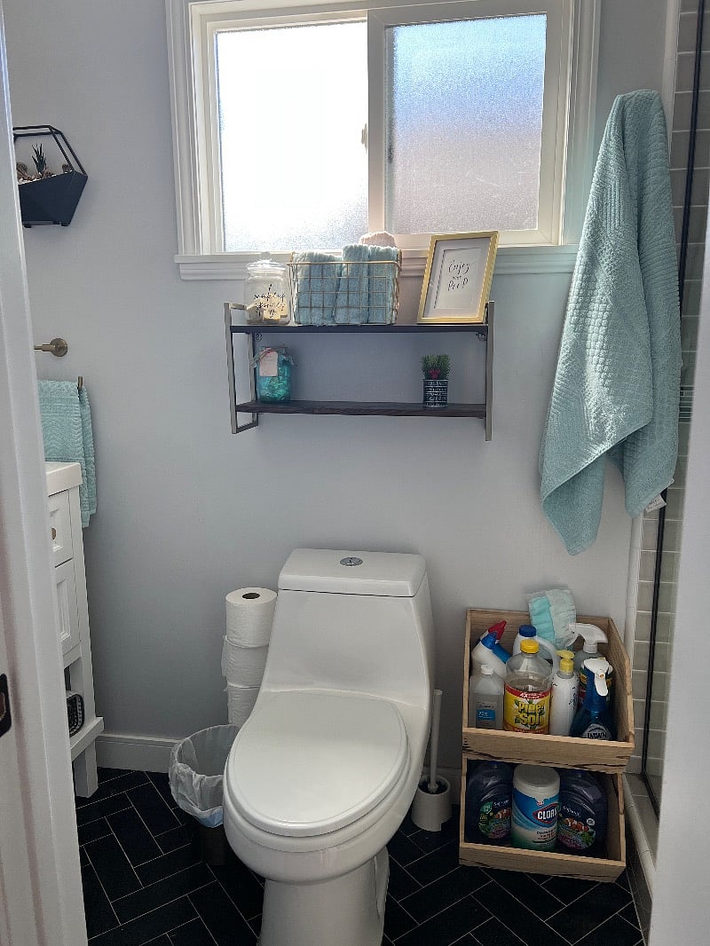Restroom 