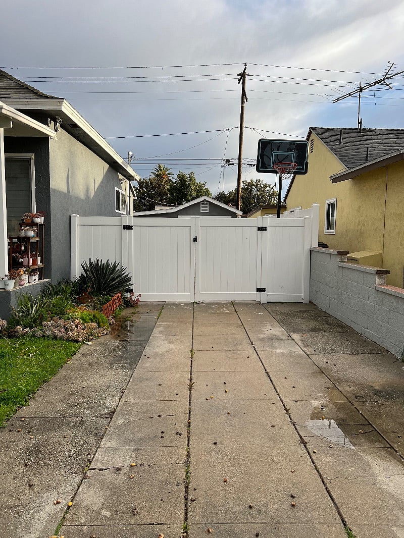 View of the outside part of the driveway