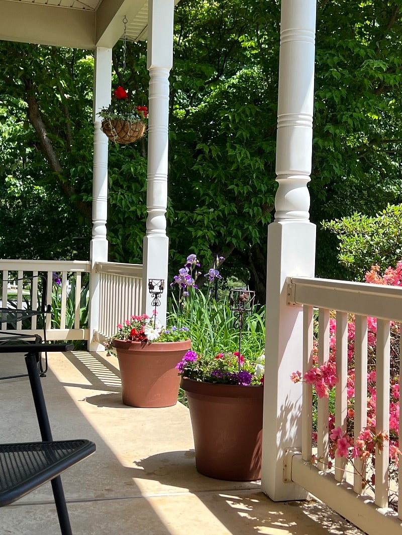 I like to garden