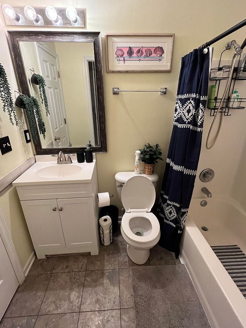 - Guest Bathroom -