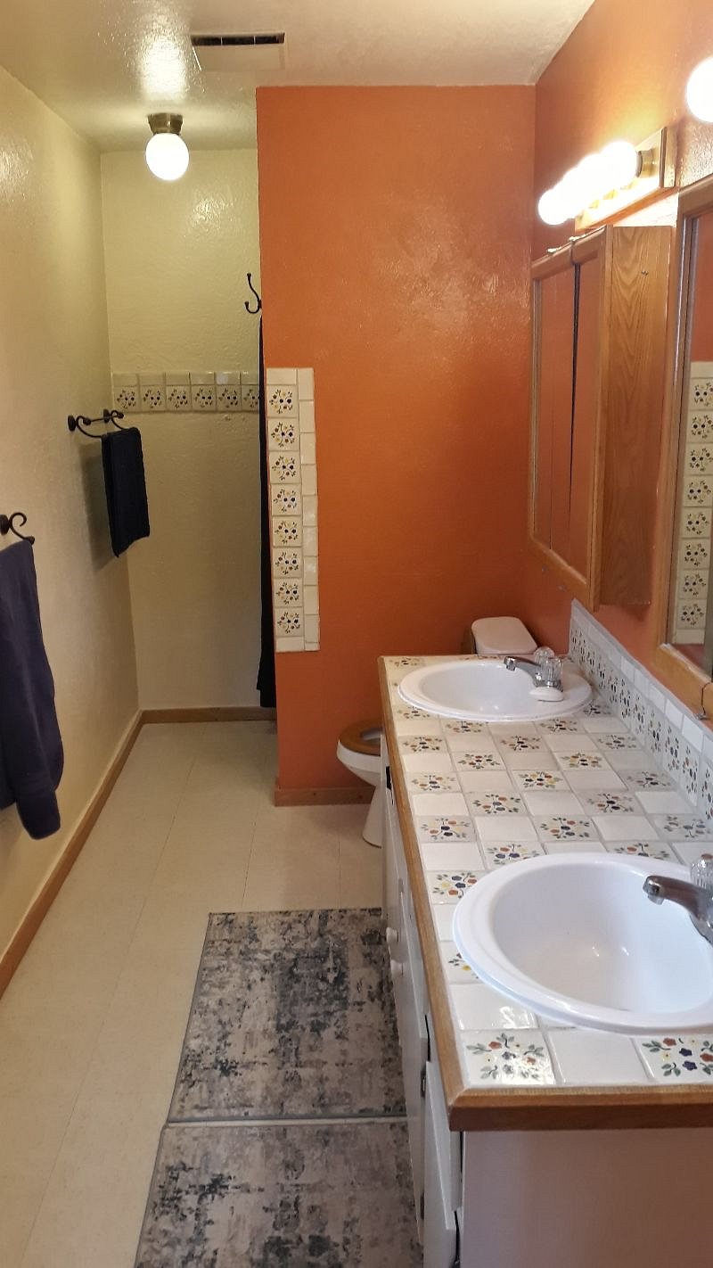 Primary Room Bathroom