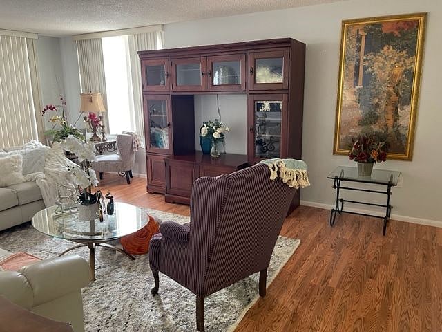 Furnished Finder property 501753_1 photo 7