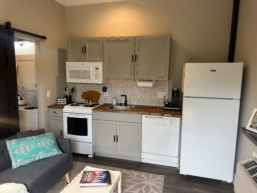 Furnished Finder property 501928_1 photo 3