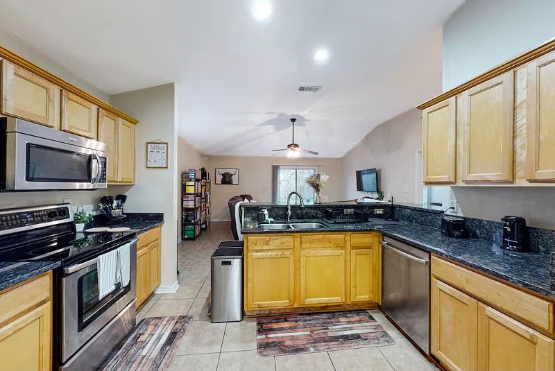 Furnished Finder property 501981_1 photo 3