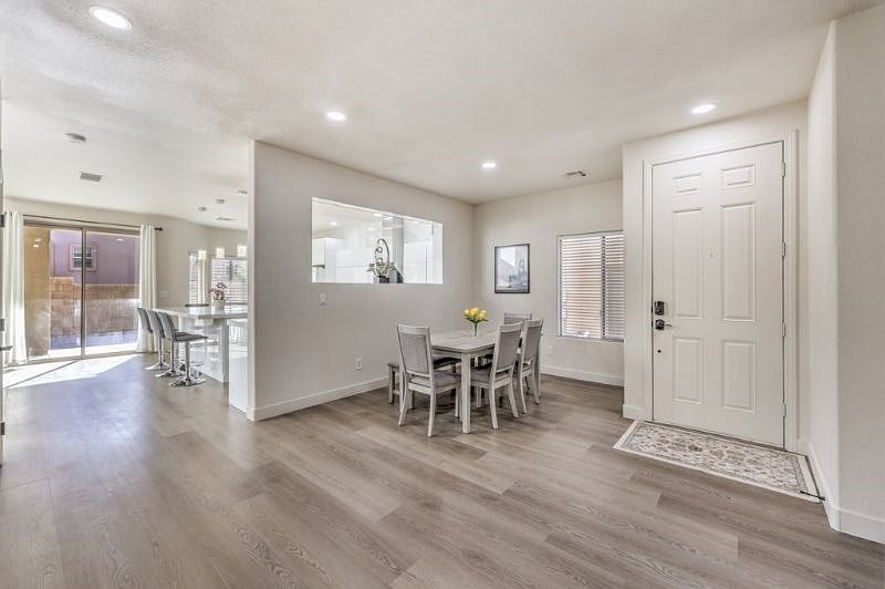 Furnished Finder property 502027_1 photo 5