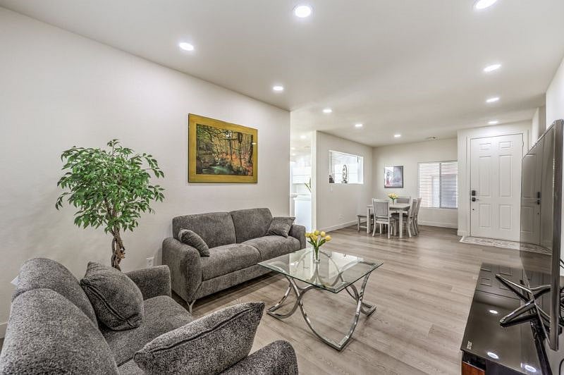 Furnished Finder property 502027_1 photo 9