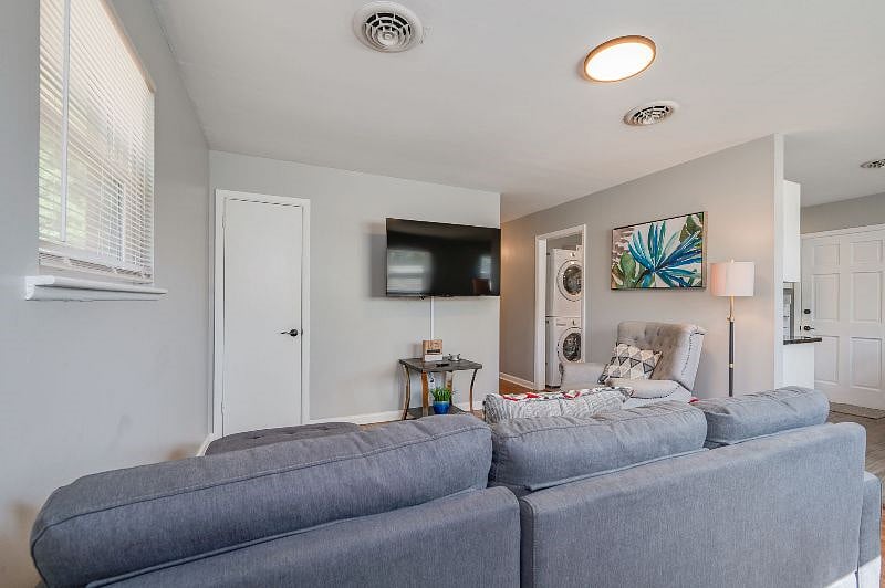 Furnished Finder property 502052_1 photo 3