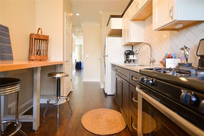 Furnished Finder property 502184_1 photo 6