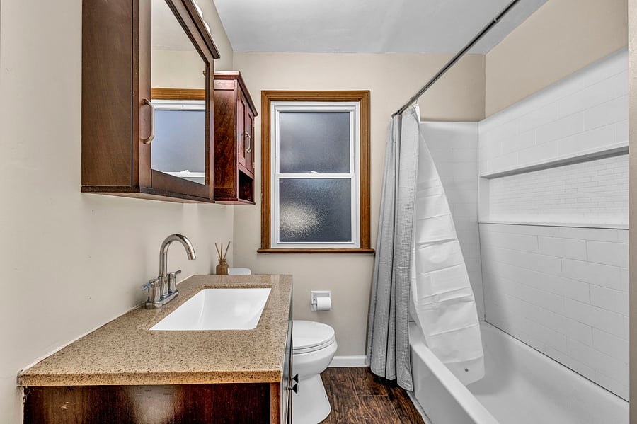 Ground level full bathroom.
