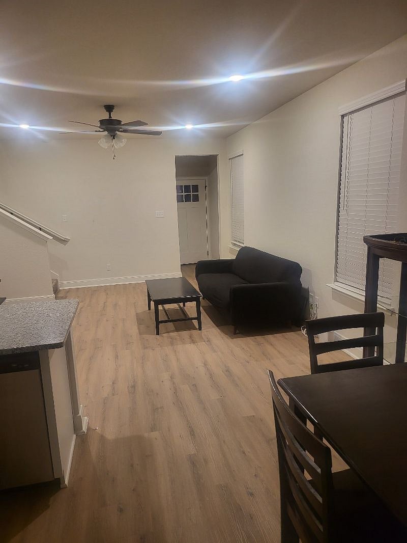 Furnished Finder property 502361_1 photo 4