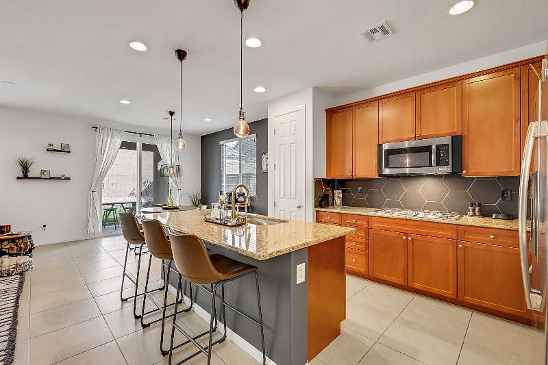 Furnished Finder property 502427_1 photo 4