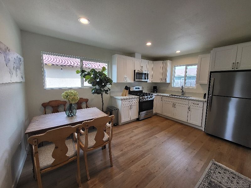 Furnished Finder property 502460_1 photo 3