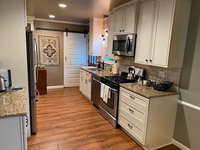 Furnished Finder property 502627_1 photo 7