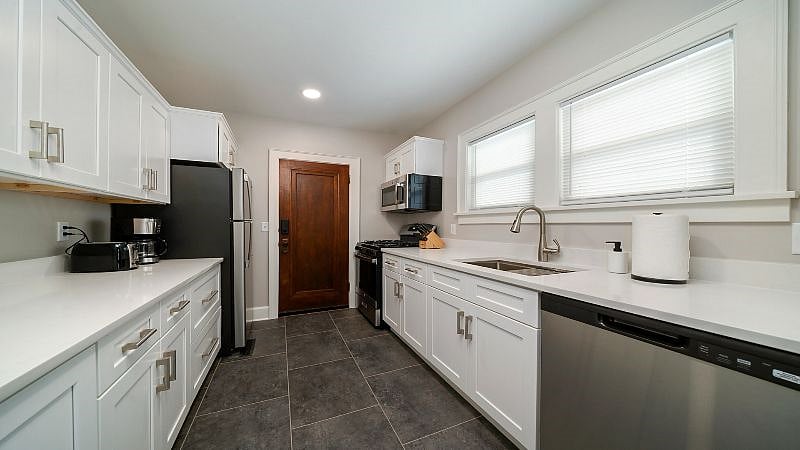 Furnished Finder property 502696_1 photo 8