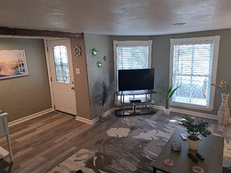 Furnished Finder property 502705_1 photo 3